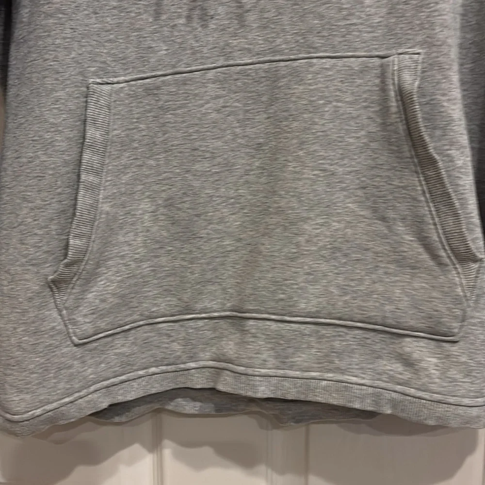 Women’s Athleta hooded sweatshirtt medium grey
Kangaroo pouch fleece lined - Picture 2 of 4